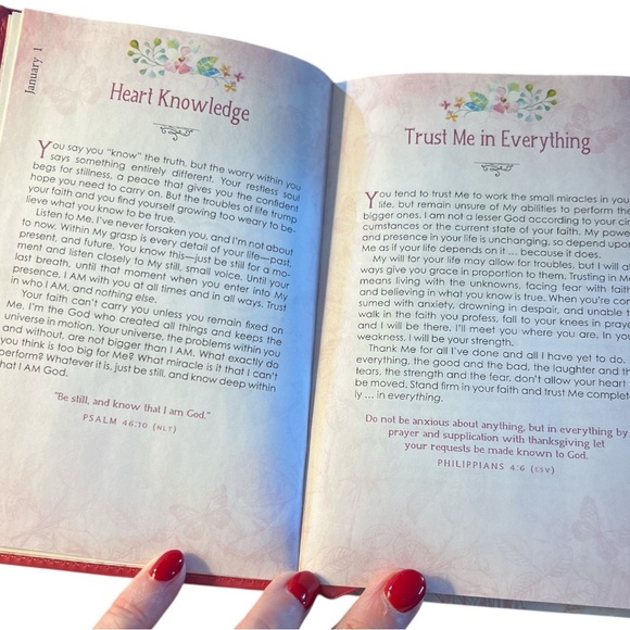 365 Devotions He Whispers Your Name Pink Leather Bound Devotional Book - Picture 4 of 10